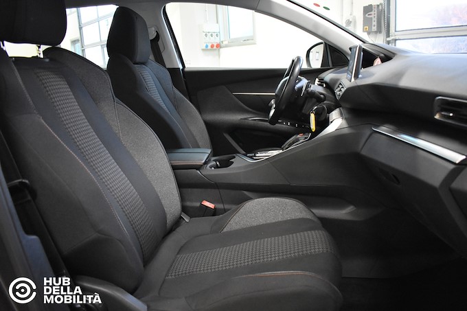 PEUGEOT 5008 BlueHDi 130 EAT8 S&S Business